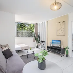 https://superbe-studio-en-bord-de-mer.comcaribbean.com