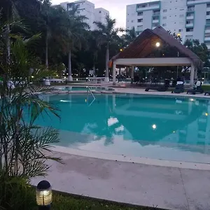 hermoso-departamento-en-cancn-con-alberca.quintano-roohotels.com/