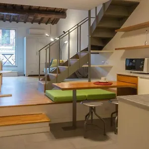 https://art-atelier-terrazza-borgo.it-romehotels.com